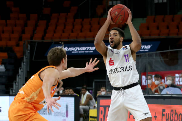 收紧奢侈税 收紧奢侈税